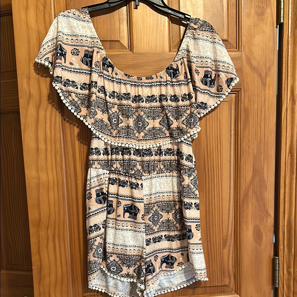 Bohemian Elephant Print Romper in great condition